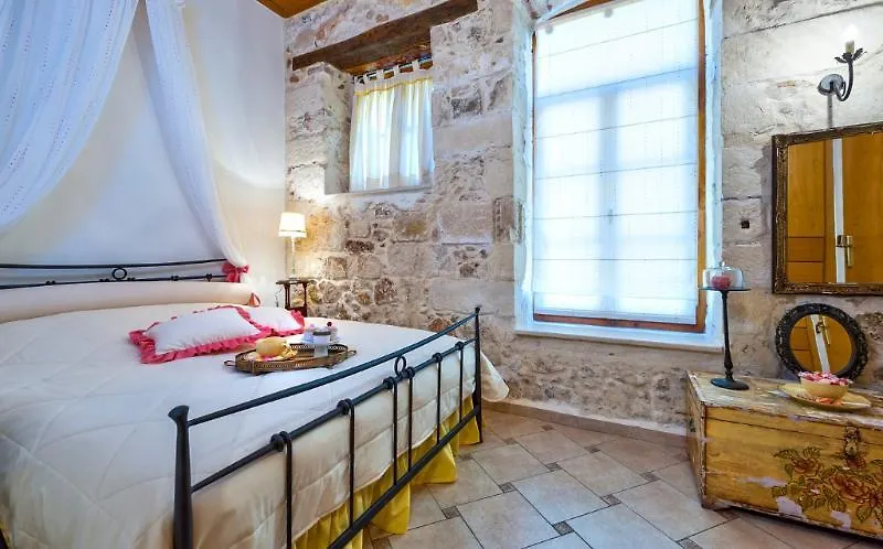 Avli Lounge Apartments Rethymno  Rethymno (Crete)